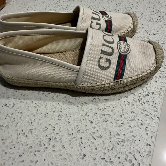 Gucci Women's Beige Espadrilles with Logo - Picture 2 of 11